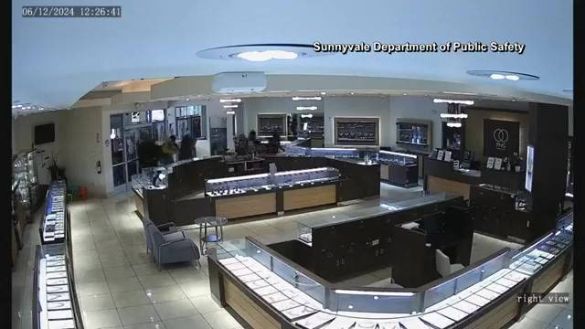 20 hırsız aynı anda kuyumcuyu soydu - Resim: 2